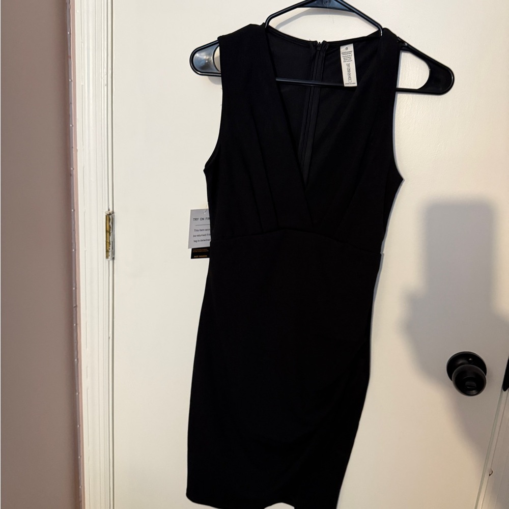 Chic Black Sleeveless Mini Dress